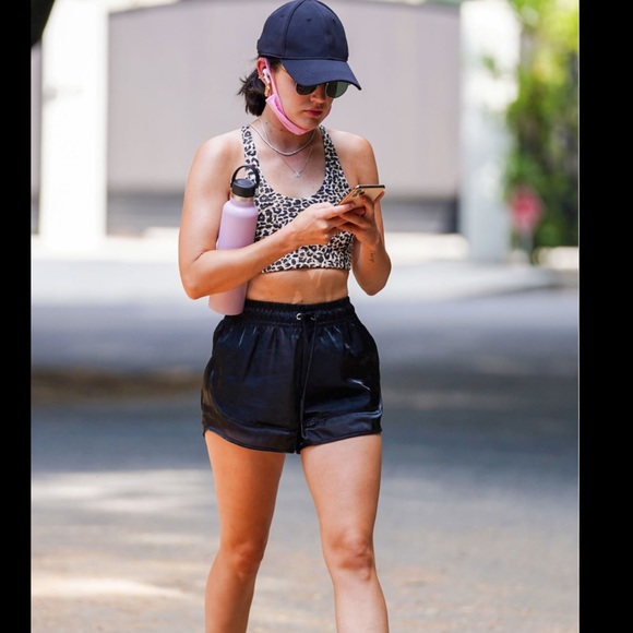 Nike air shorts ASO Lucy Hale size small - Picture 4 of 5